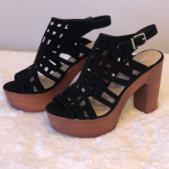 Black Kathleen Peep Toe Platform Heels - Picture 3 of 7